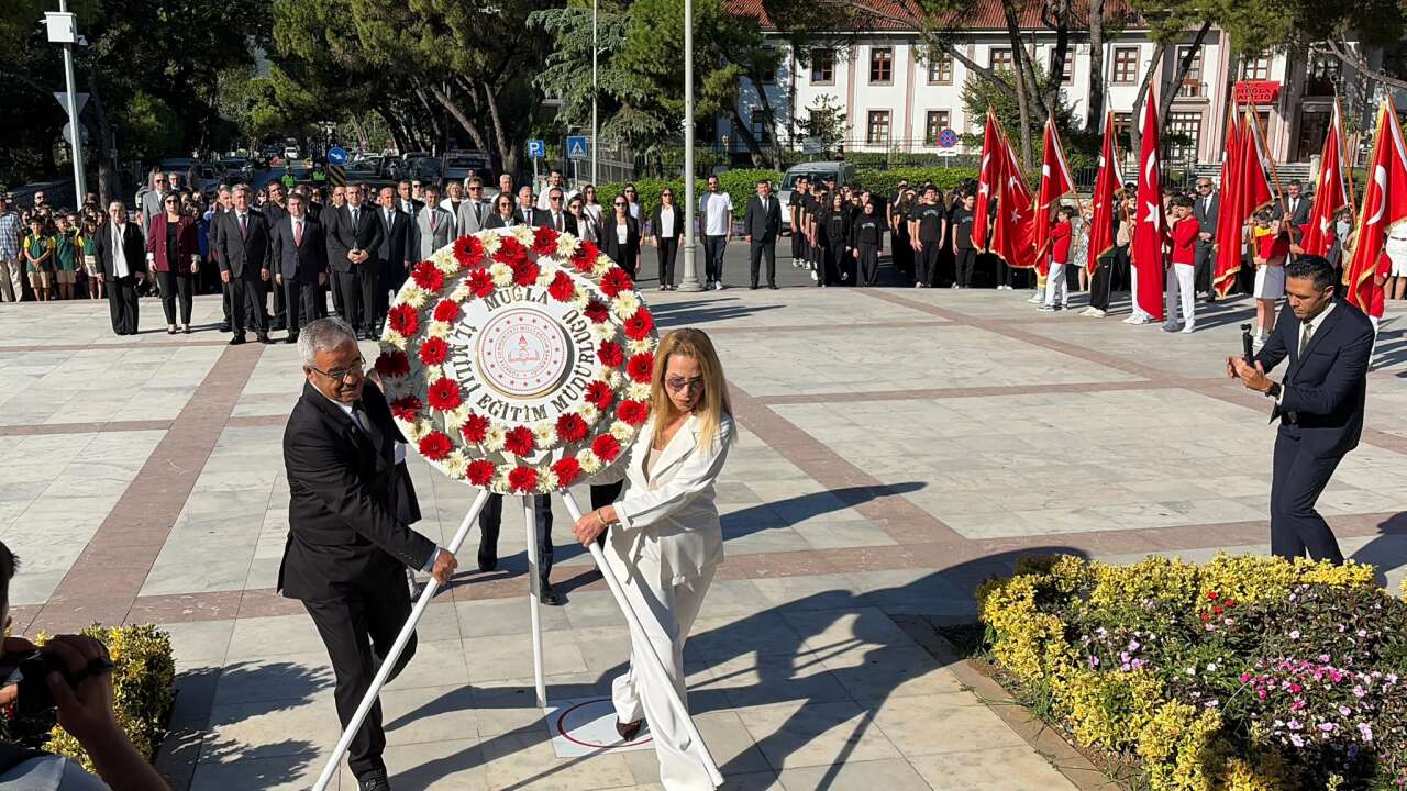 Muğla’da İlköğretim Haftası İçin Çelenk Sunuldu 2